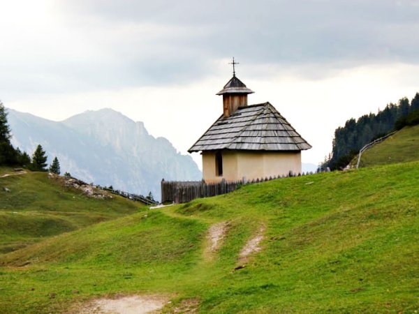 Self guided hut to hut alps hiking tours top